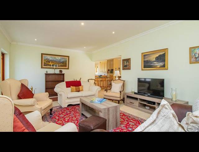 3 BEDROOM HOUSE FOR SALE IN SANDBAAI